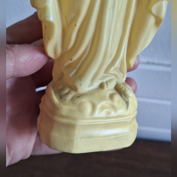 Statuette of the Virgin Mary with open arms - Picture 8 of 10